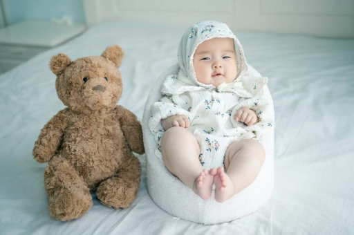 新乡宝宝挠耳朵是怎么回事